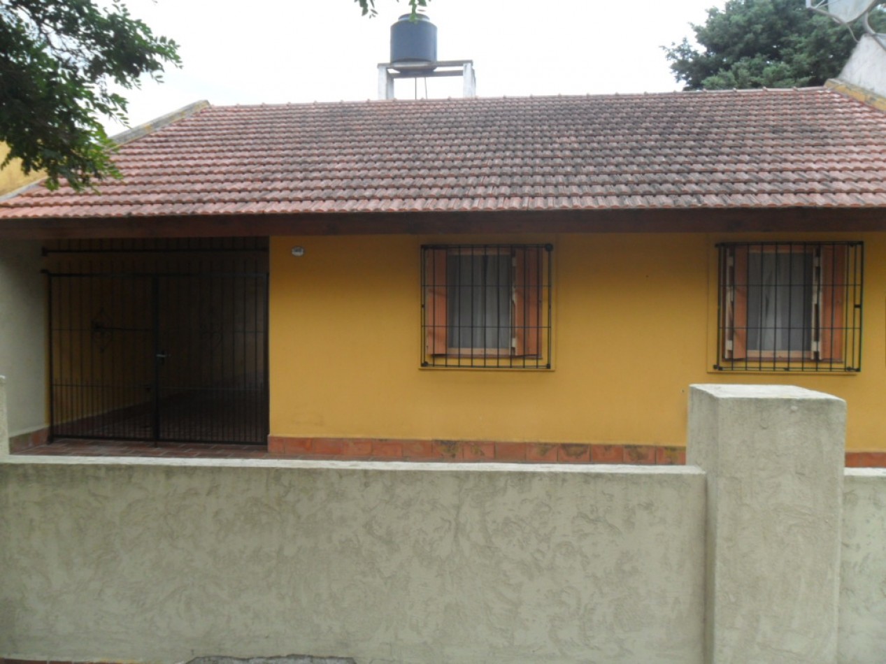 Hermosa casa de 3 amb. con todos los servicios