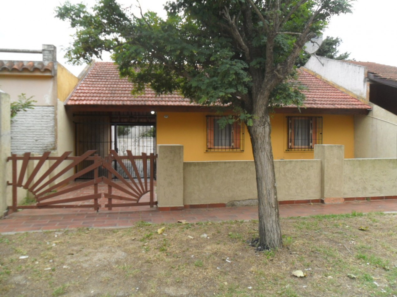 Hermosa casa de 3 amb. con todos los servicios