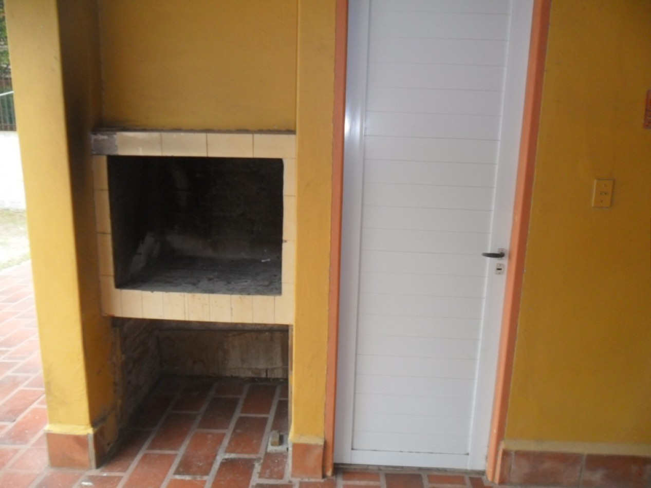Hermosa casa de 3 amb. con todos los servicios