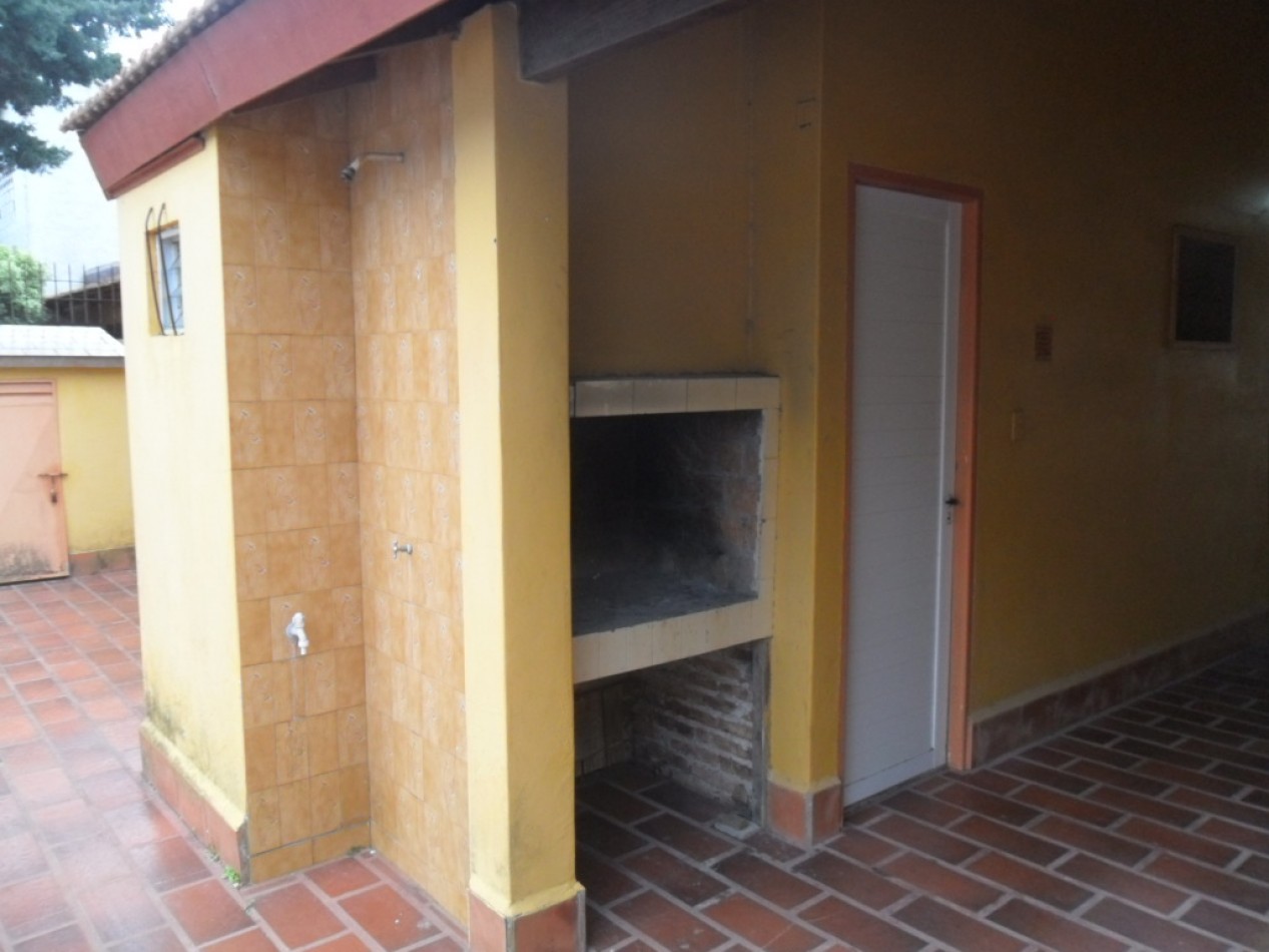Hermosa casa de 3 amb. con todos los servicios