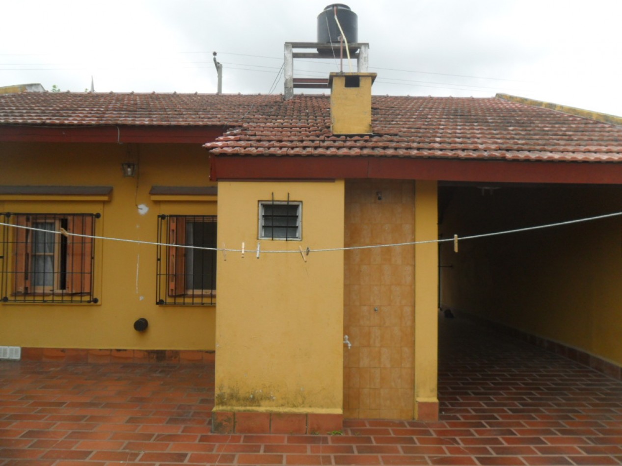 Hermosa casa de 3 amb. con todos los servicios