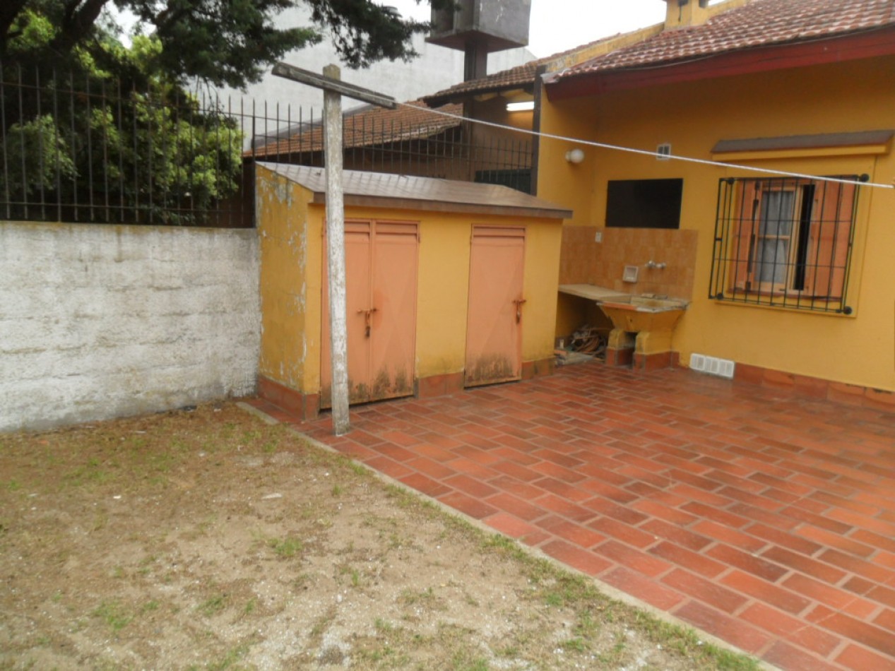 Hermosa casa de 3 amb. con todos los servicios