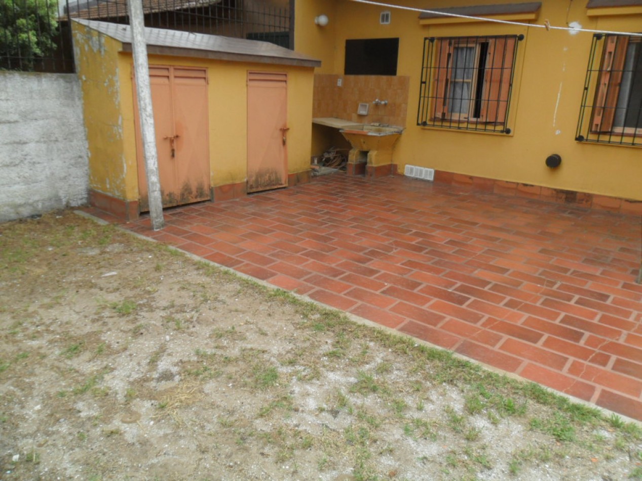 Hermosa casa de 3 amb. con todos los servicios