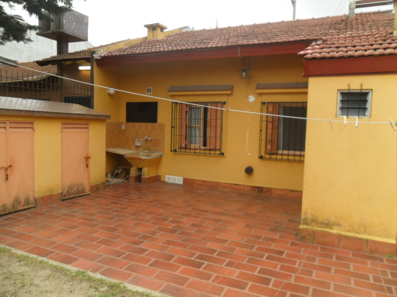 Hermosa casa de 3 amb. con todos los servicios