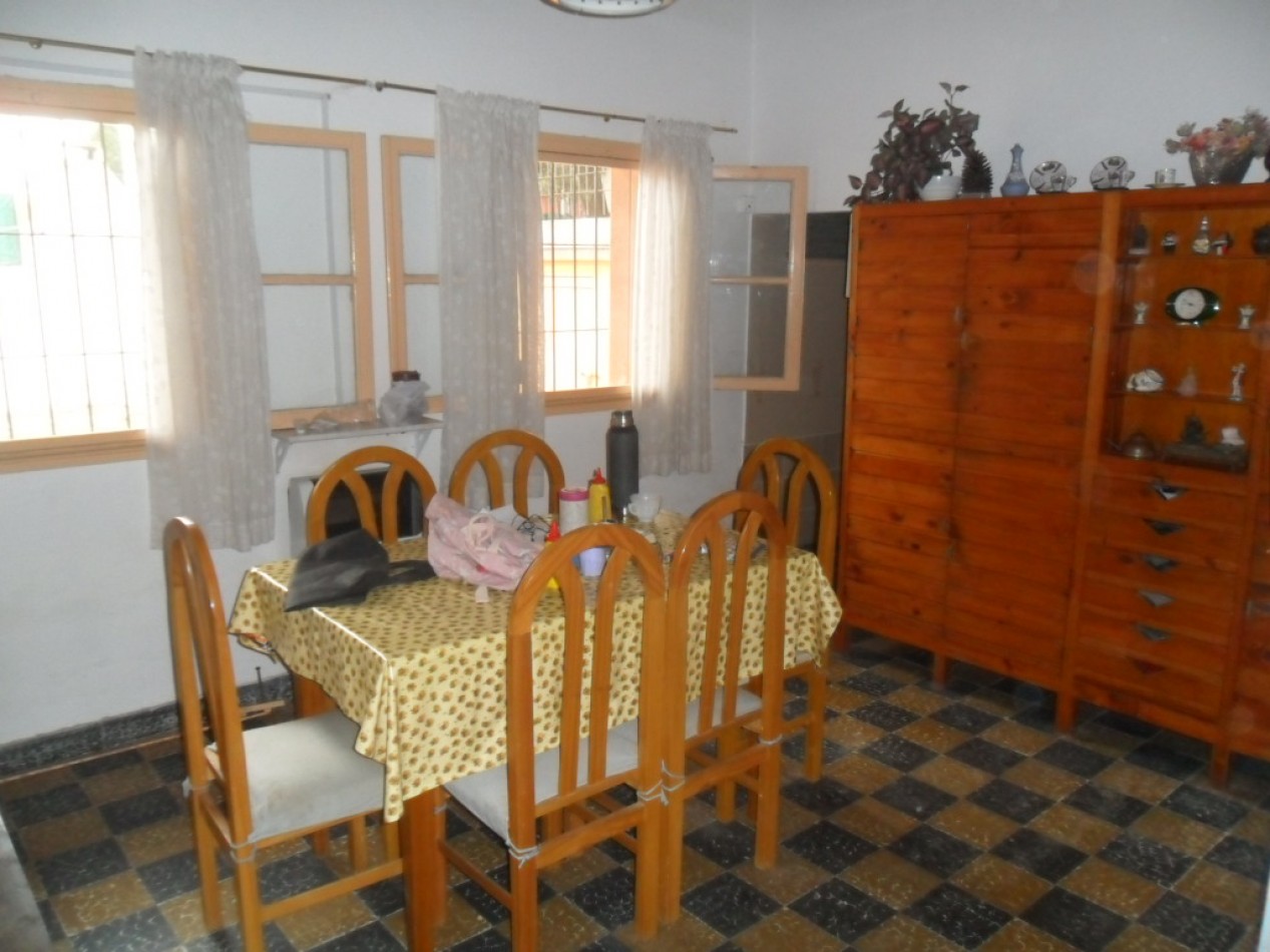 Hermosa casa de 3 amb. con todos los servicios