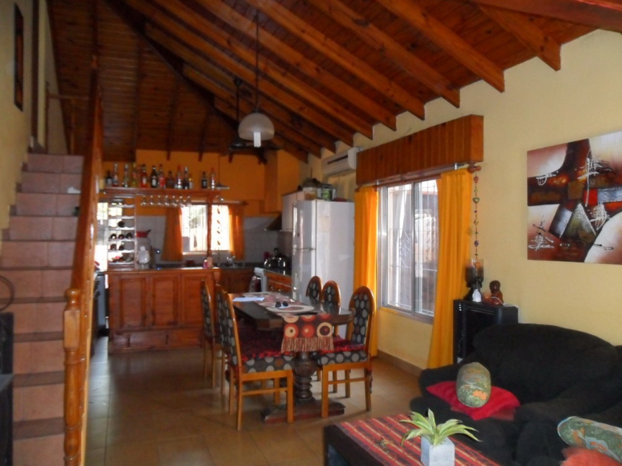 Casa  3 Amb. con depto. 2 Amb Calle 8 e 12 y Av. II