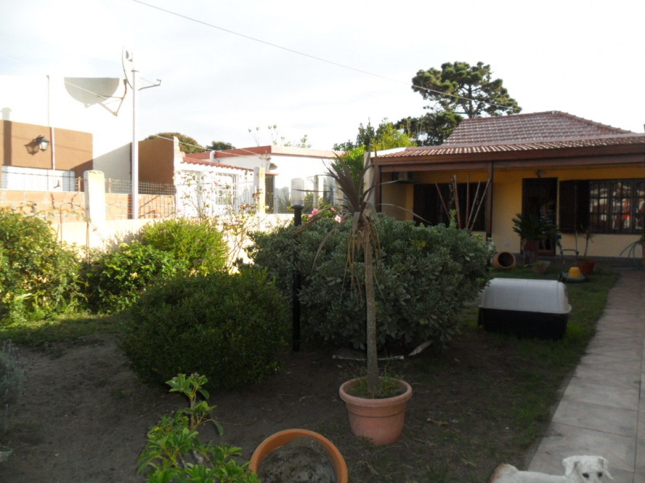 Casa  3 Amb. con depto. 2 Amb Calle 8 e 12 y Av. II