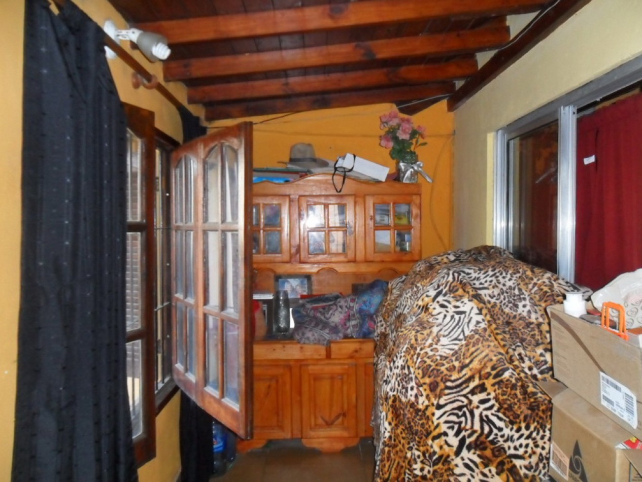 Casa  3 Amb. con depto. 2 Amb Calle 8 e 12 y Av. II