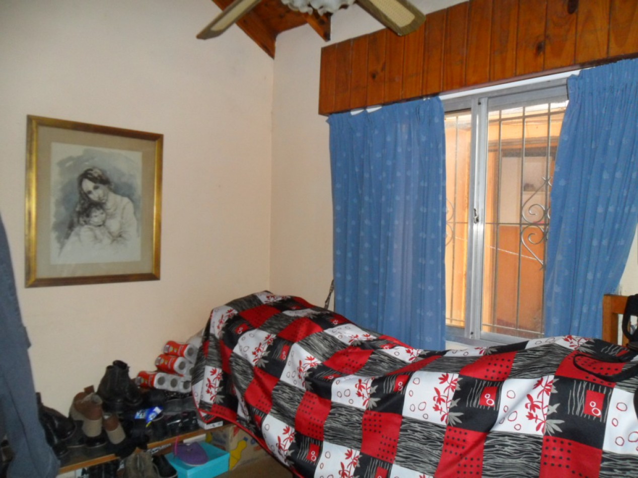 Casa  3 Amb. con depto. 2 Amb Calle 8 e 12 y Av. II