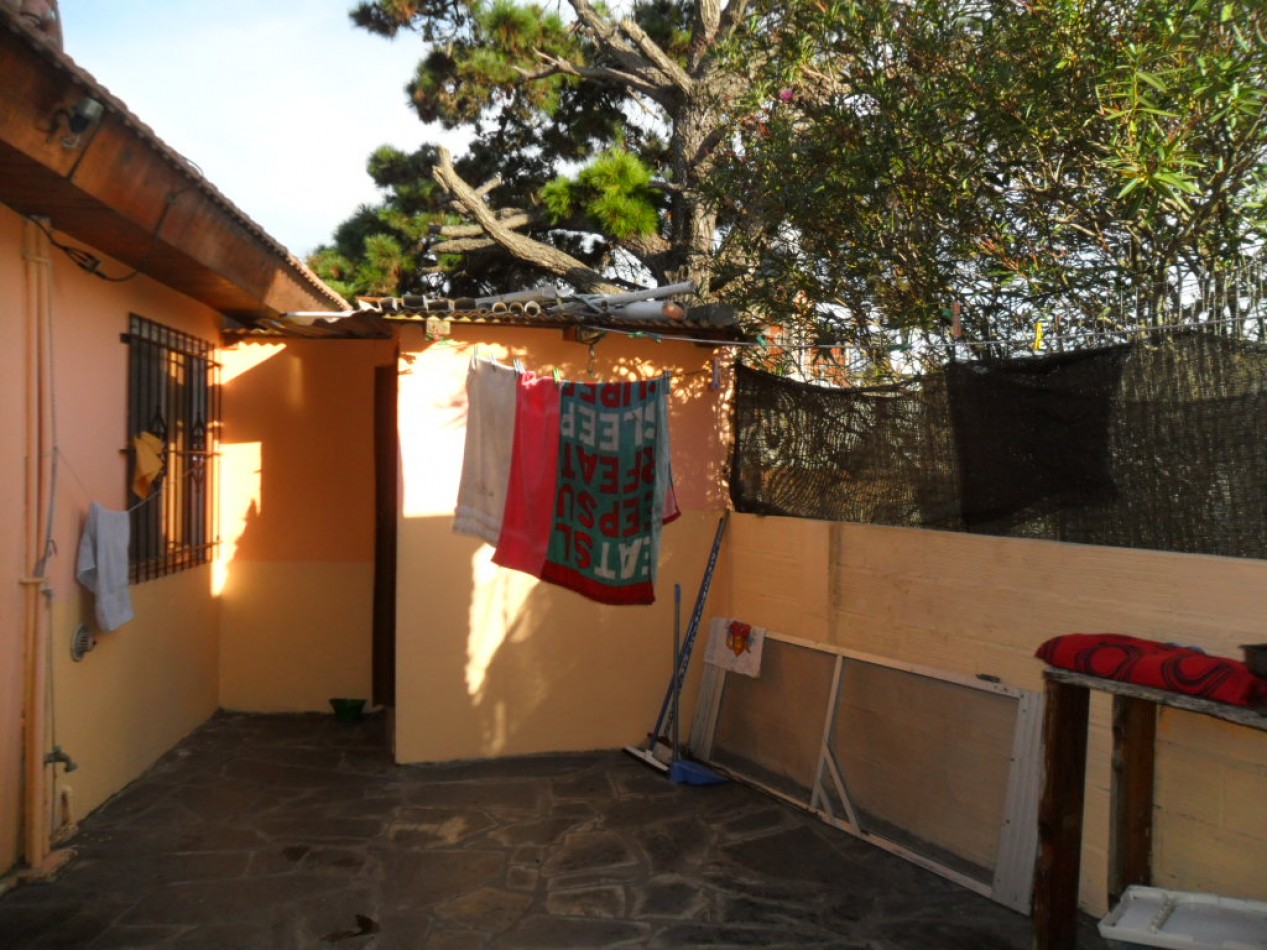 Casa  3 Amb. con depto. 2 Amb Calle 8 e 12 y Av. II