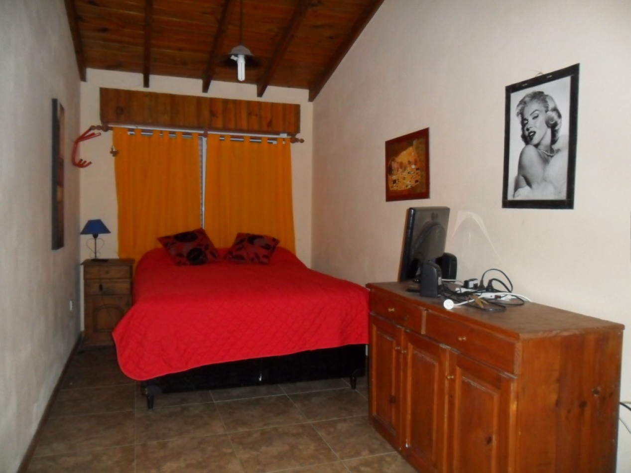 Casa  3 Amb. con depto. 2 Amb Calle 8 e 12 y Av. II
