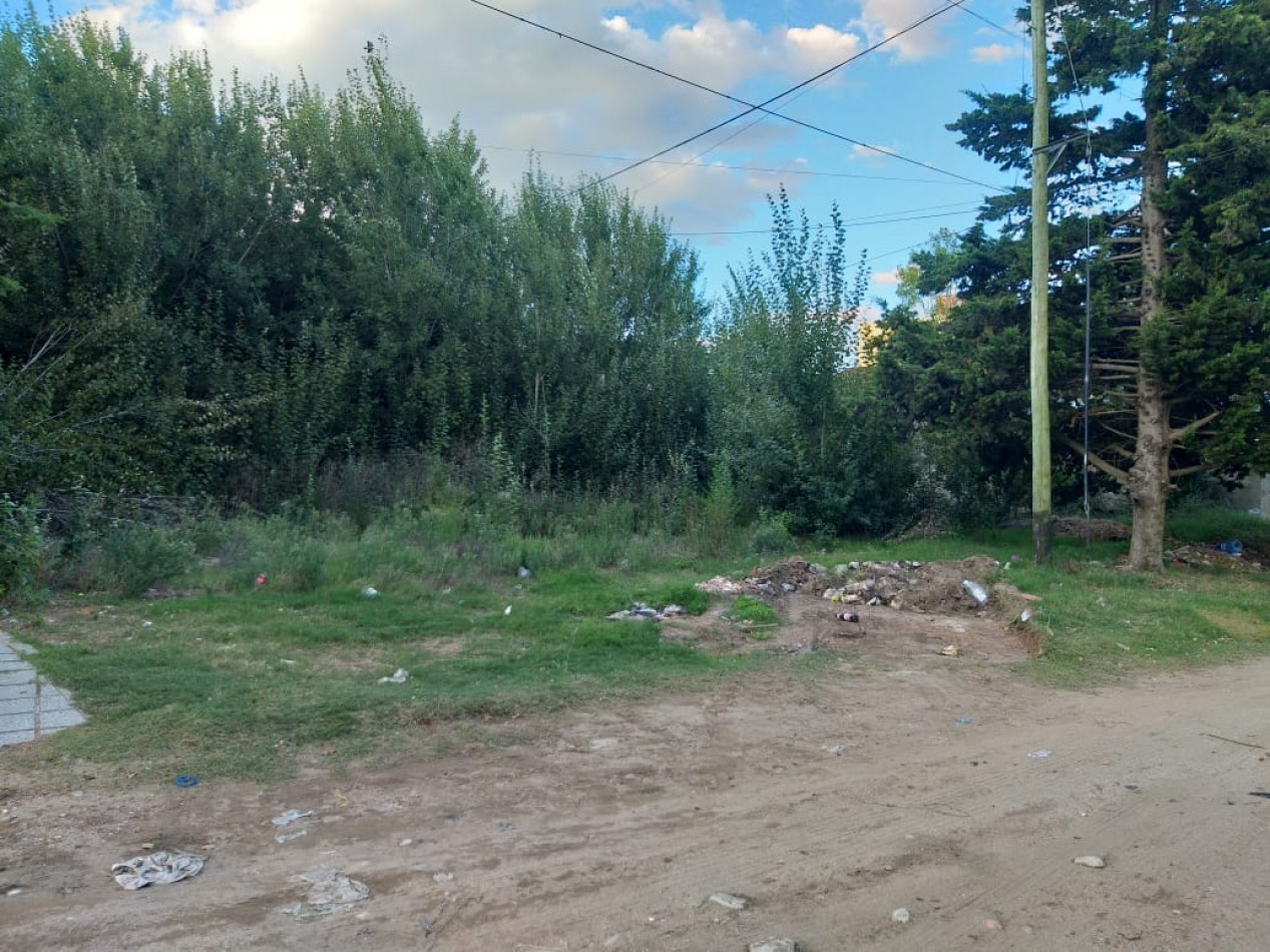 Lote de 714M2 a 200 Mts de la Plaza Pereira