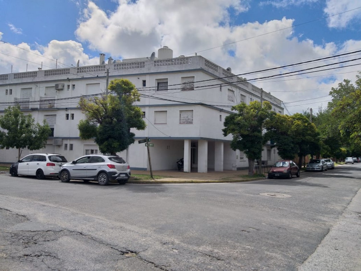 Monoambiente centrico frente Plaza Pereira  