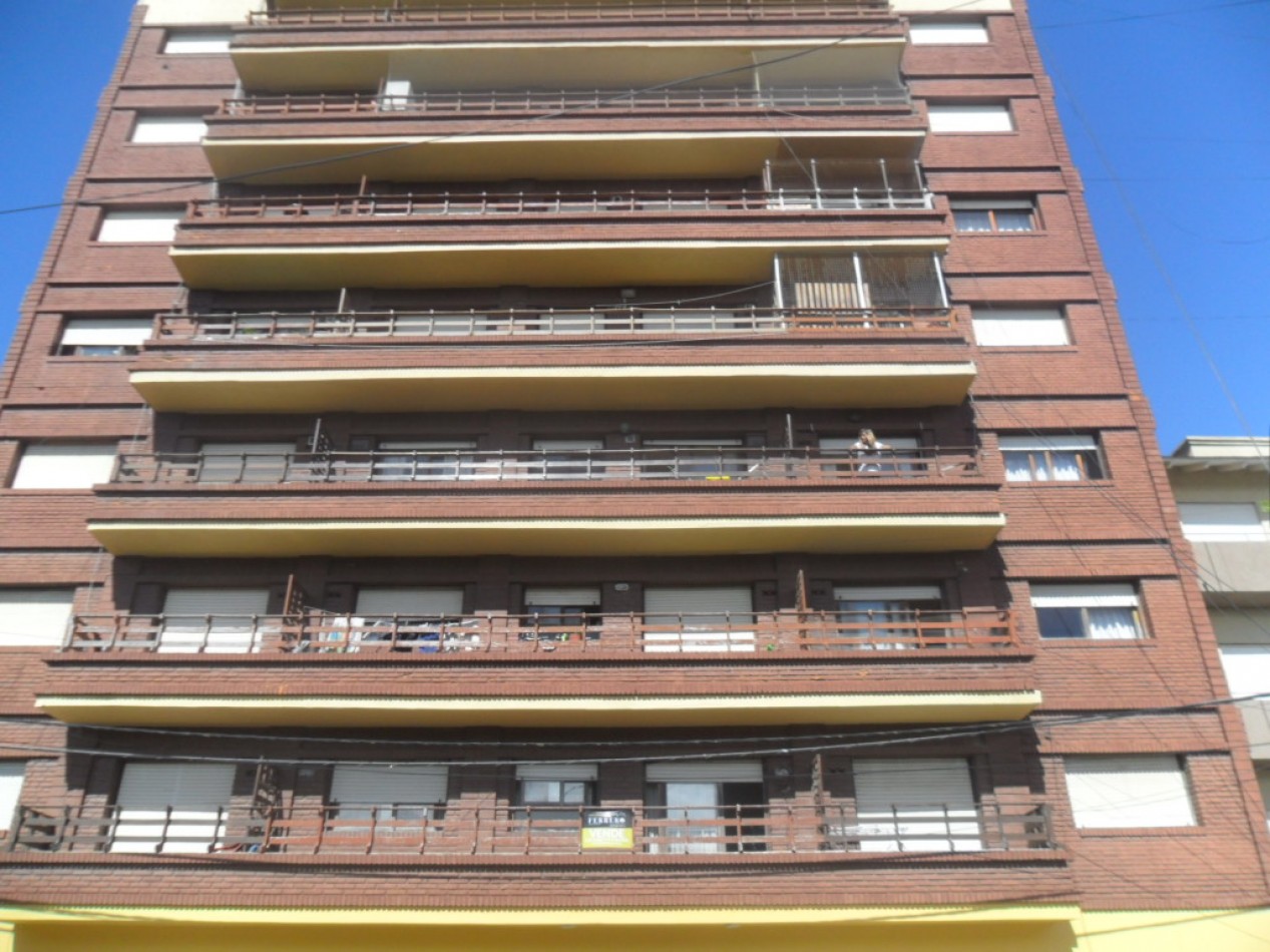 Depto 2 amb. 4to piso L Edificio French 