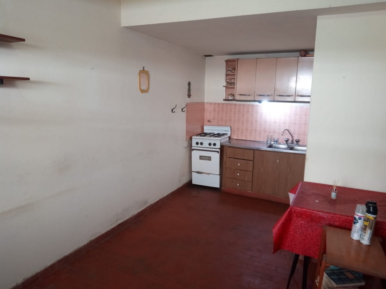 Duplex 2 amb. c/patio centrico  