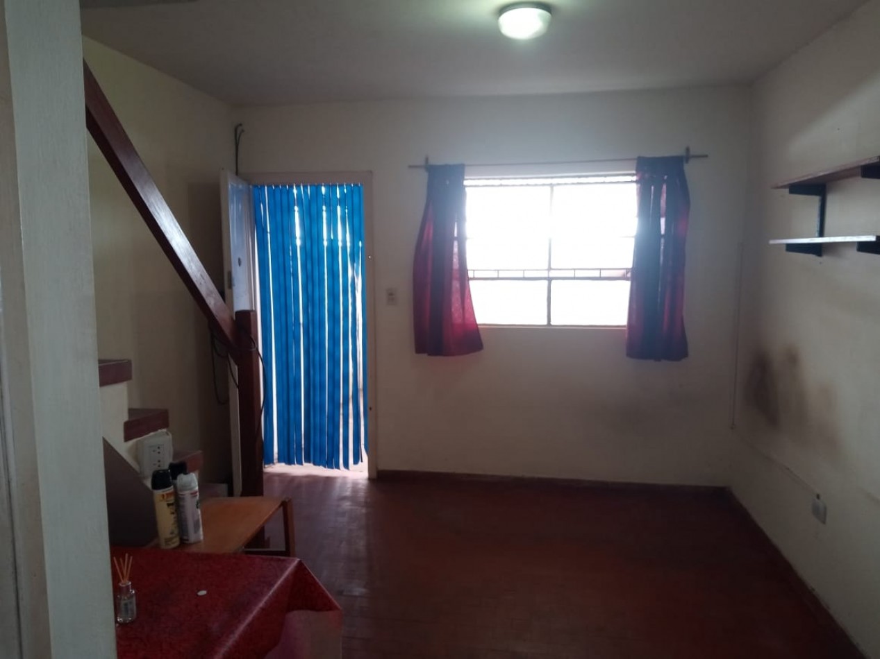 Duplex 2 amb. c/patio centrico  