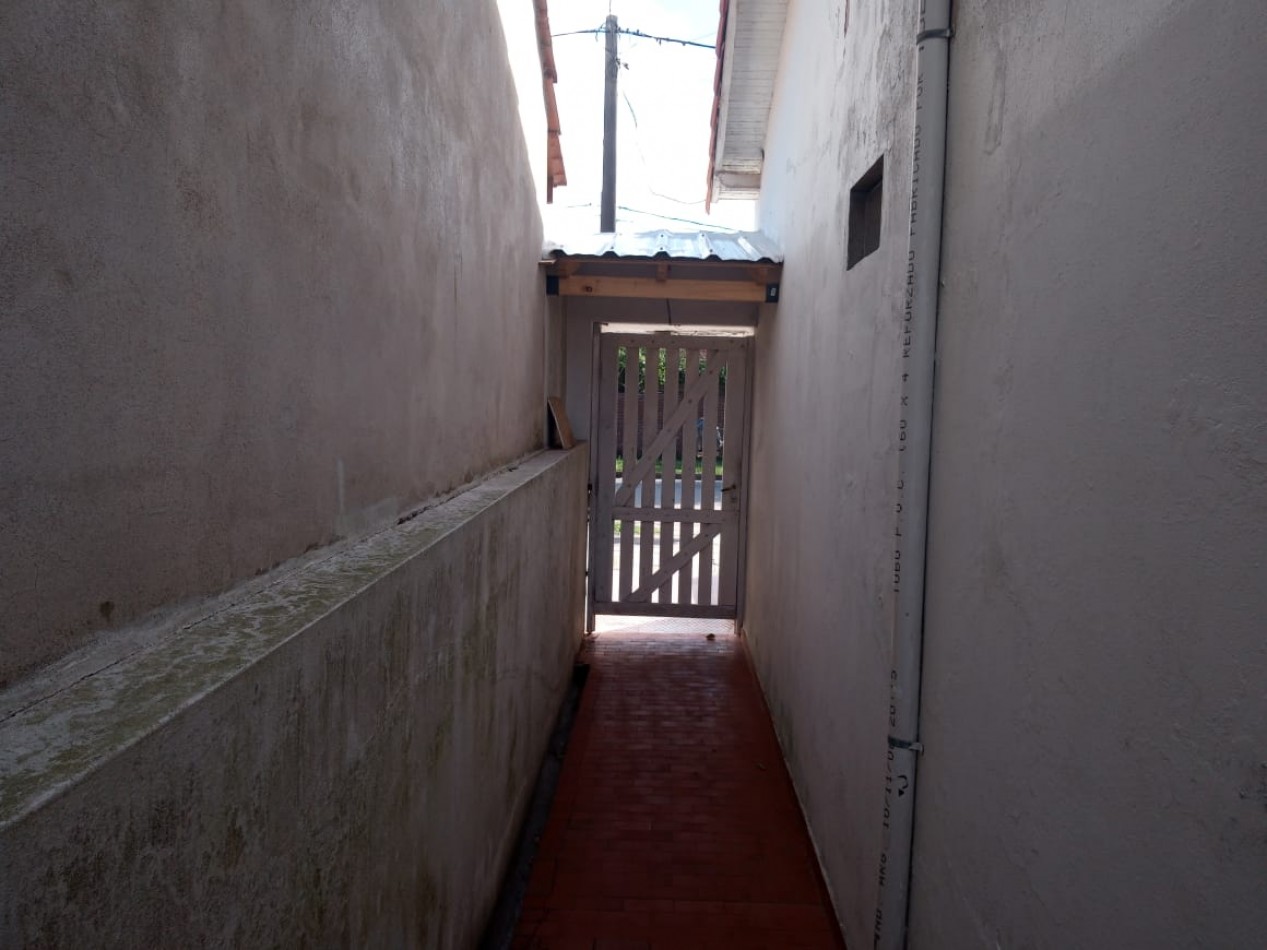 Duplex 2 amb. c/patio centrico  