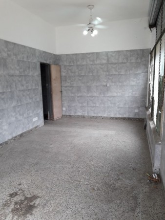 ALQUILER- LOCAL COMERCIAL sobre Laprida