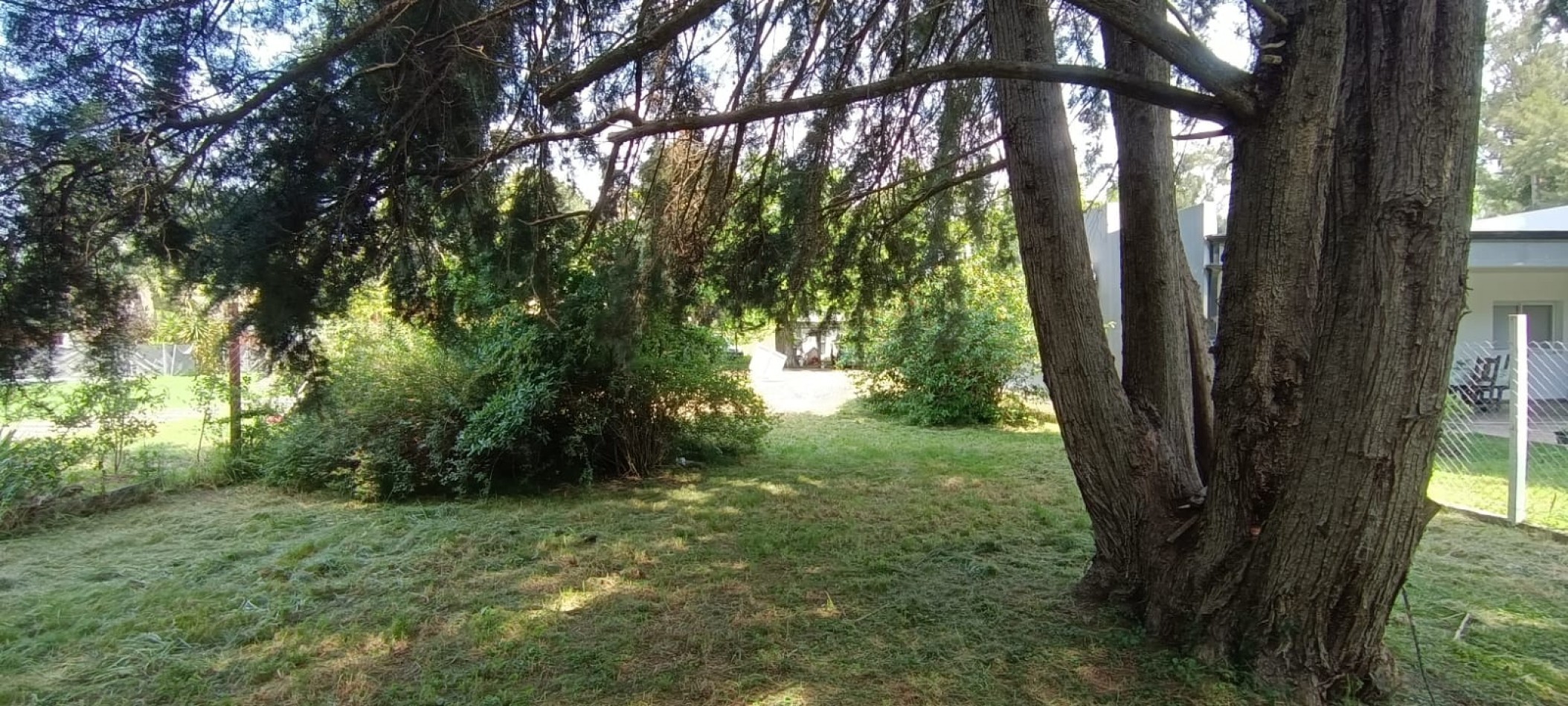 LOTE DE 450m EN EL BARRIO PINARES EN EL PATO