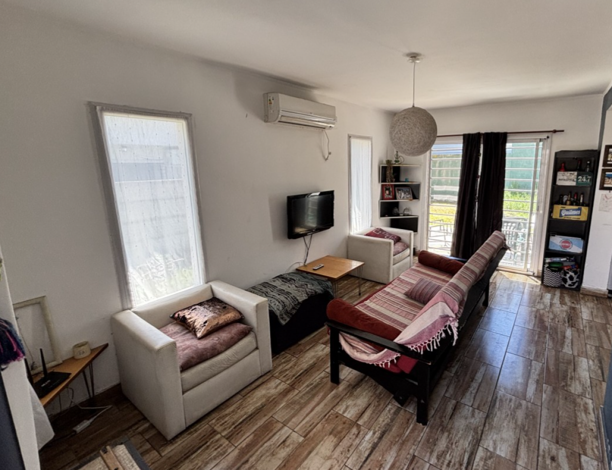 CASA DE 3 AMBIENTES EN EL PATO, A 1 CUADRA DE COLECTORA, BERAZATEGUI