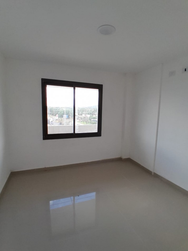 VENDE DEPARTAMENTO FRENTE AL SHOPING