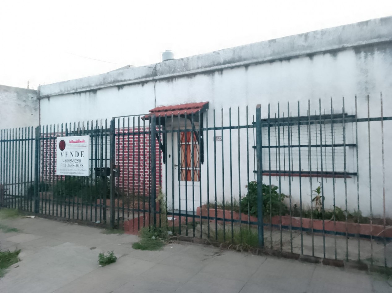 Casa 4 ambientes. Ideal para remodelar  OPORTUNIDAD