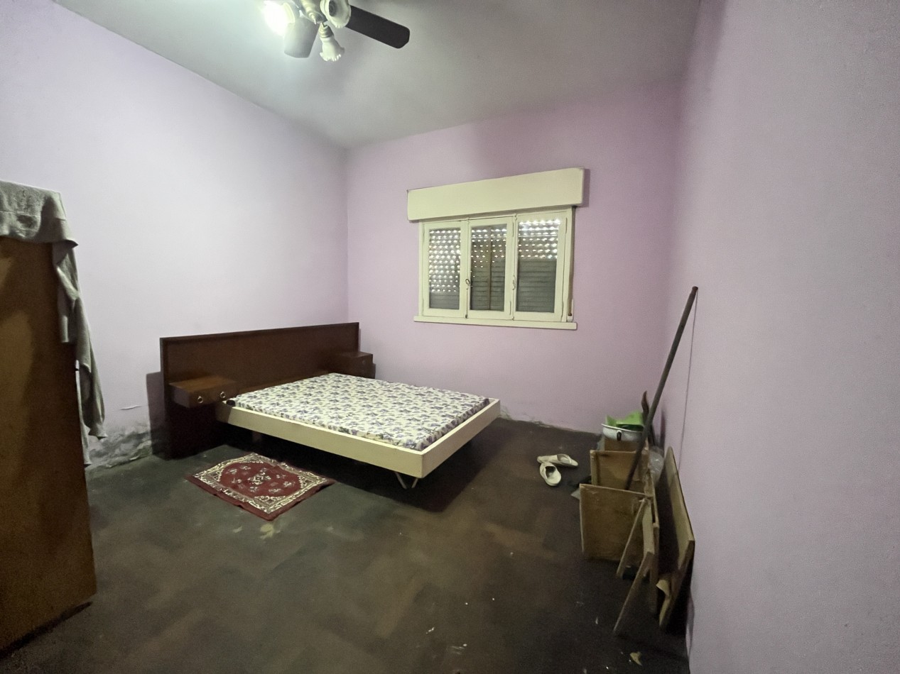 Casa 4 ambientes. Ideal para remodelar  OPORTUNIDAD