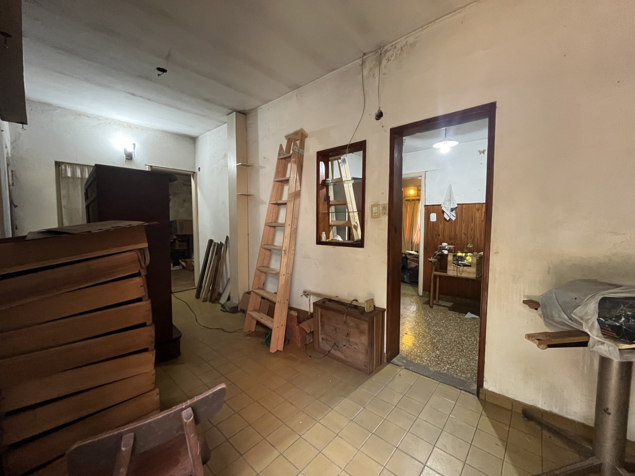Casa 4 ambientes. Ideal para remodelar  OPORTUNIDAD