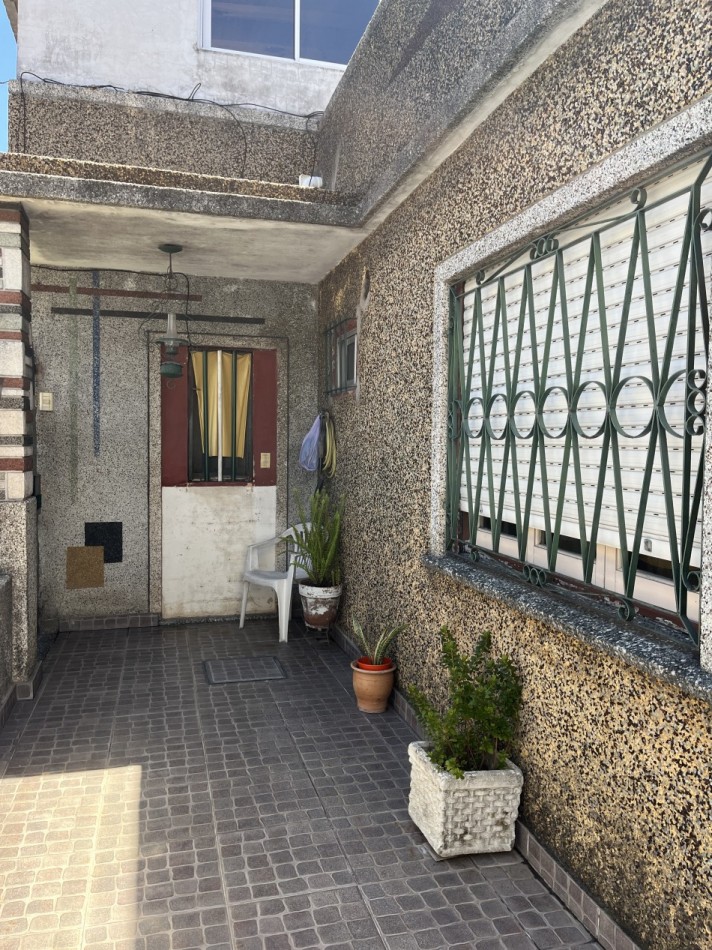 Casa 4 amb  + Dpto 2 amb Ciudadela Excelente Oportunidad