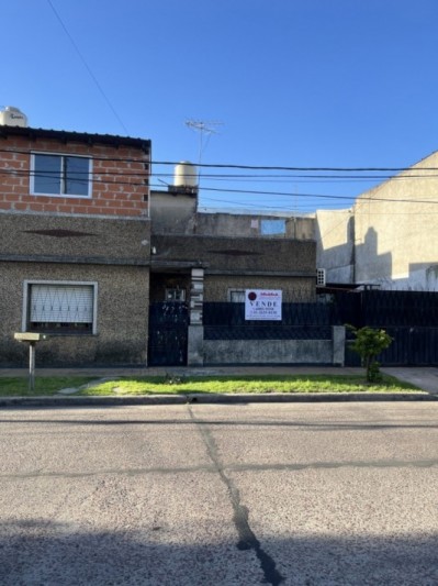 Casa 4 amb  + Dpto 2 amb Ciudadela Excelente Oportunidad