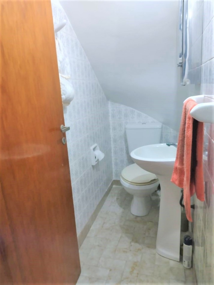 Ph/ Duplex de 3 ambiente con patio propio cochera cubierta propia y sin expensas RETASADO!