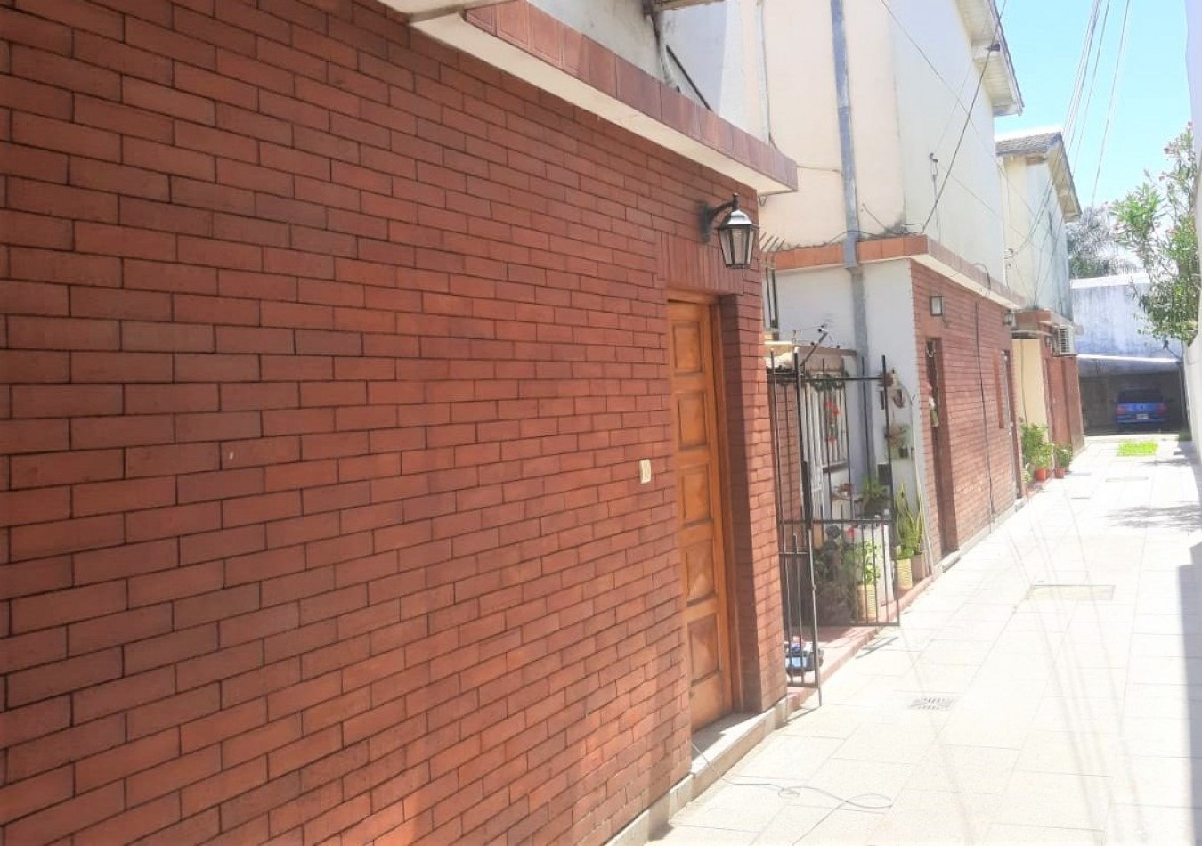 Ph/ Duplex de 3 ambiente con patio propio cochera cubierta propia y sin expensas RETASADO!