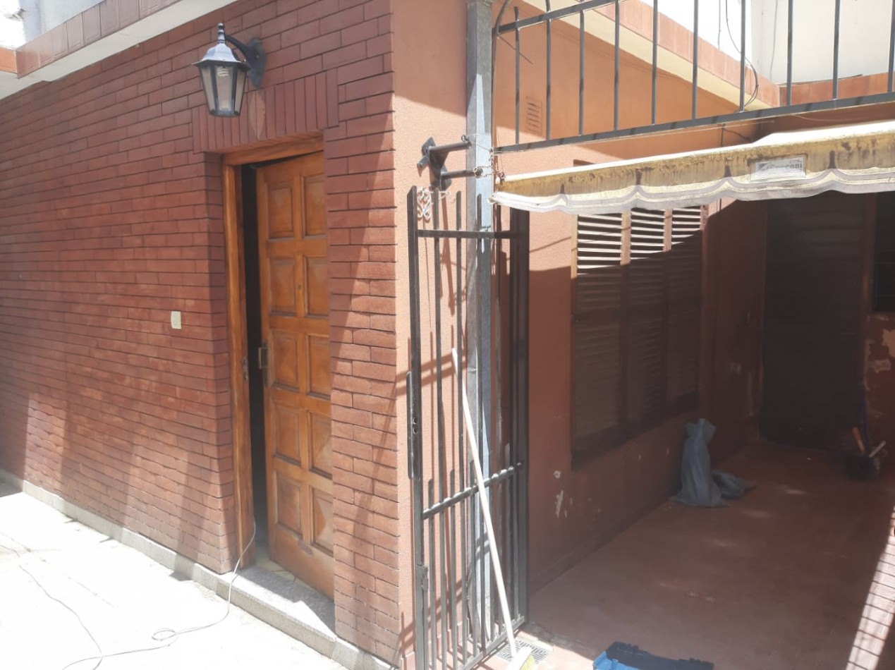 Ph/ Duplex de 3 ambiente con patio propio cochera cubierta propia y sin expensas RETASADO!