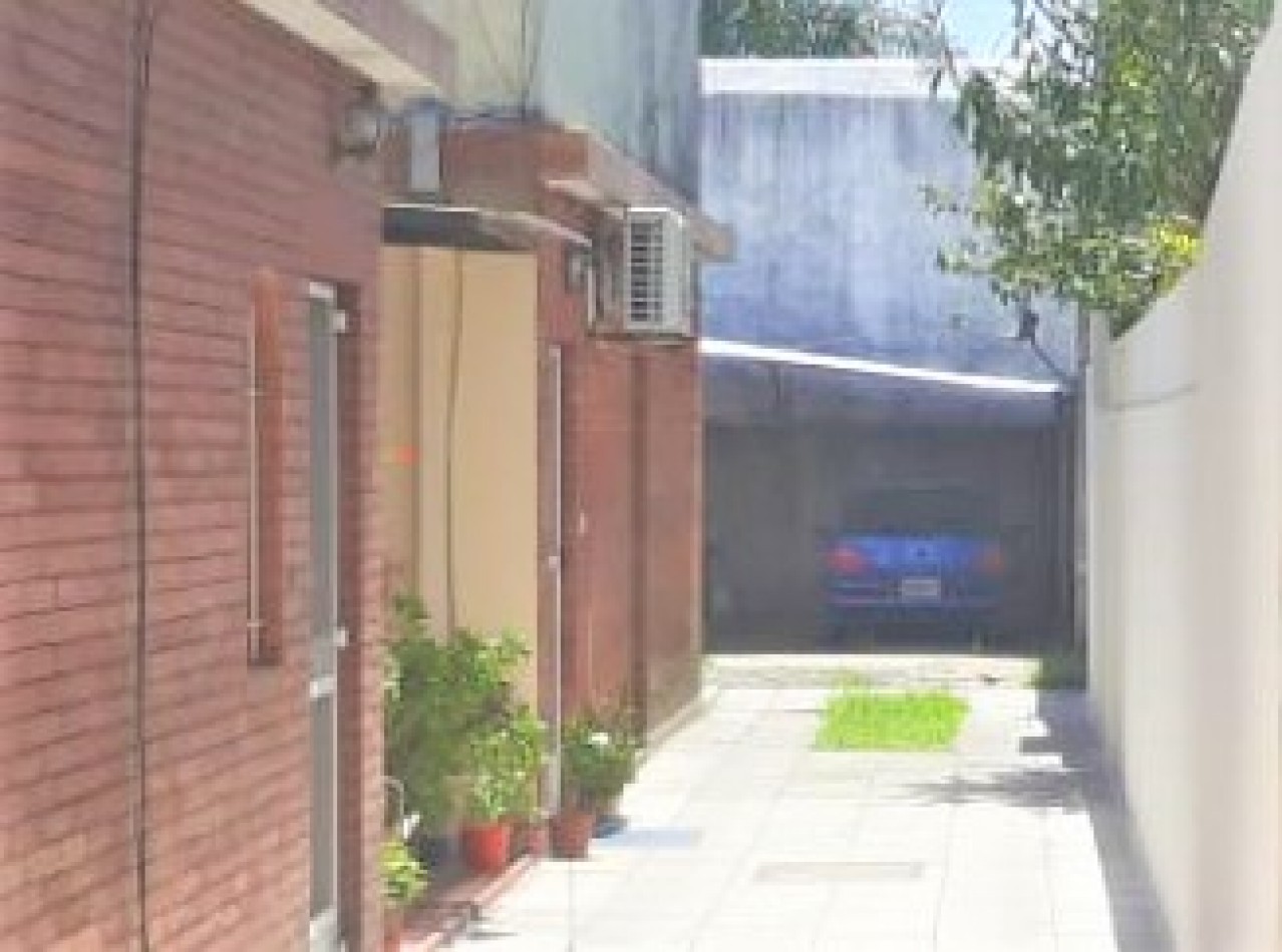 Ph/ Duplex de 3 ambiente con patio propio cochera cubierta propia y sin expensas RETASADO!