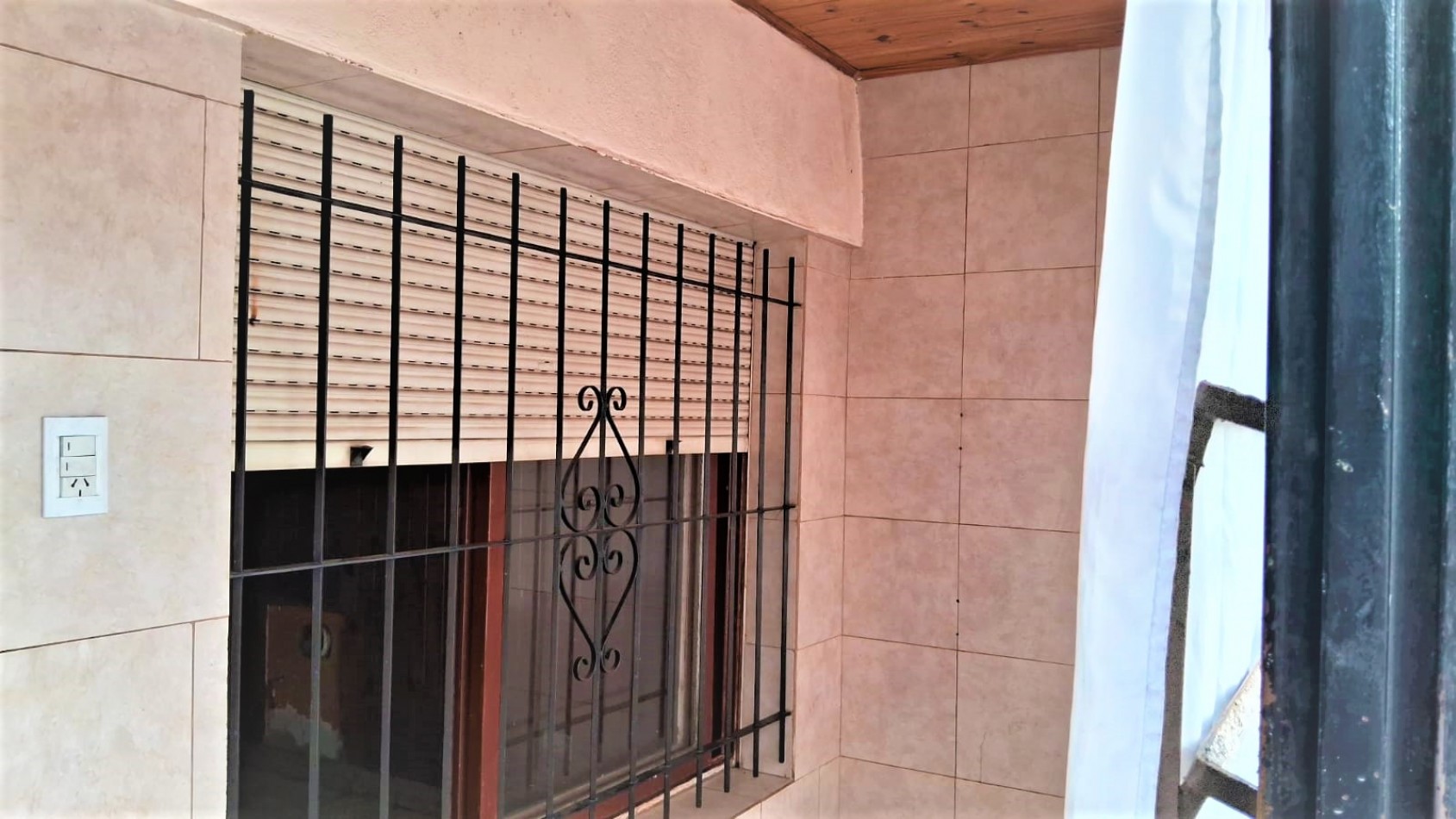 LOCAL, CASA, TALLER o DEPOSITO SOBRE LOTE PROPIO EN MORON PERMUTA