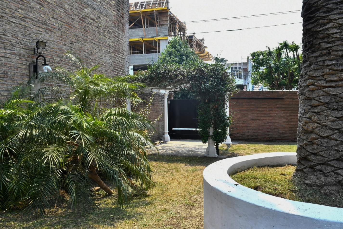 chalet de 6 ambientes en San Justo.