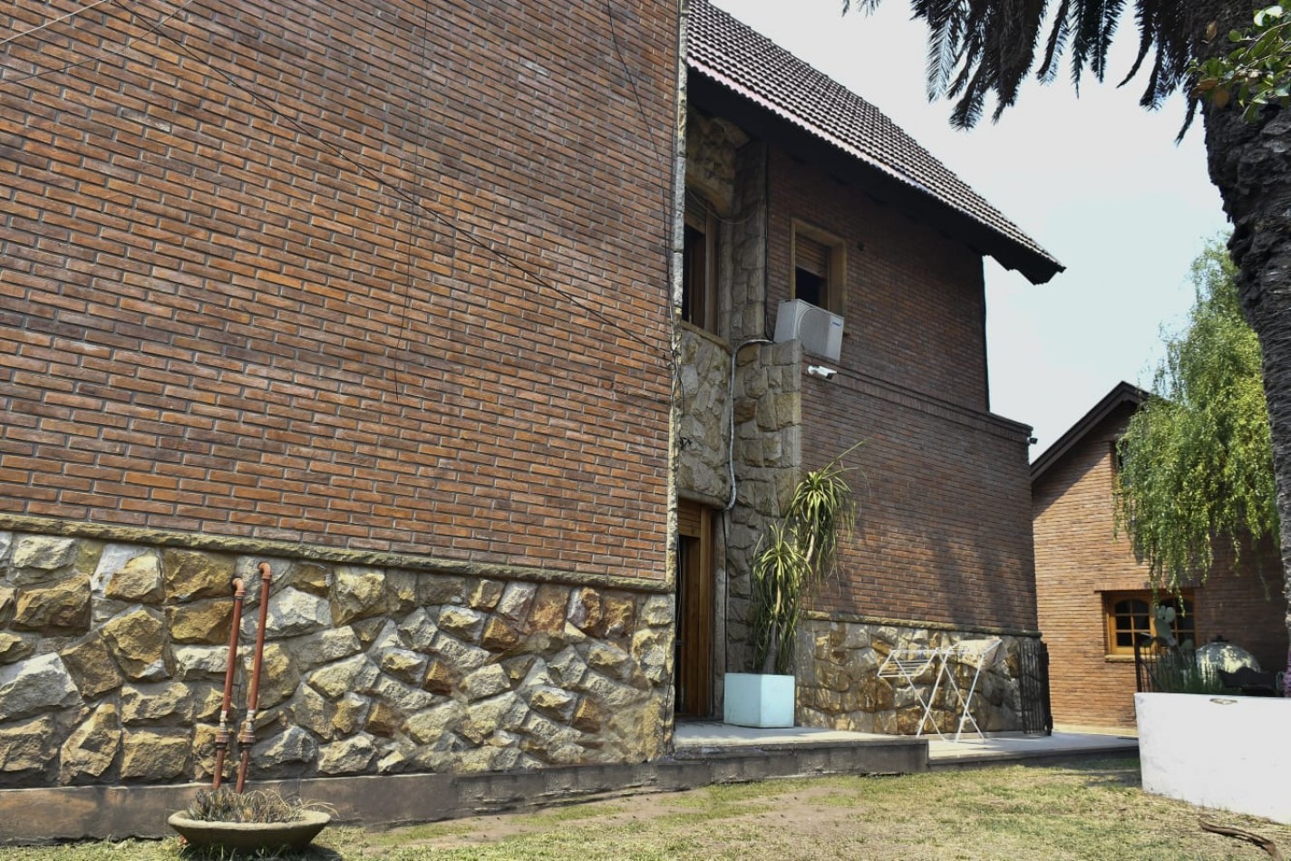 chalet de 6 ambientes en San Justo.