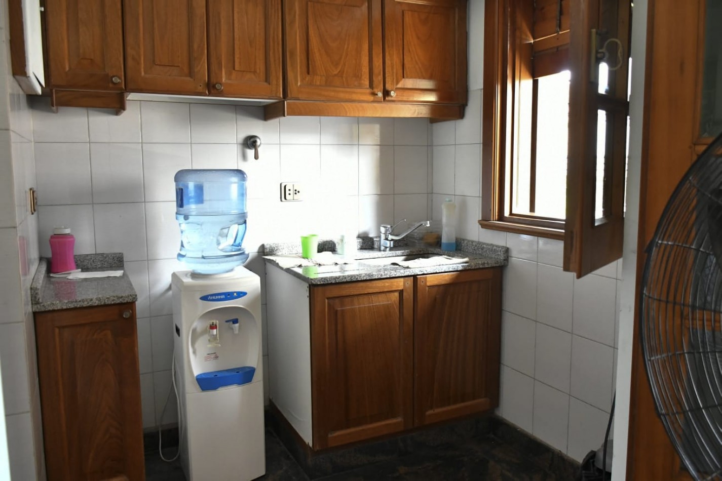 chalet de 6 ambientes en San Justo.