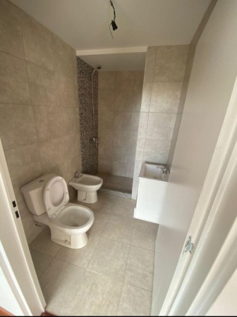 DEPARTAMENTO 2 AMBIENTES AL CONTRA FRENTE CON BALCON A ESTRENAR, 48m2. WILDE, AVELLANEDA.