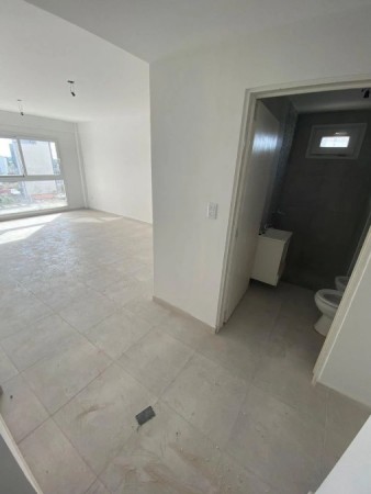DEPARTAMENTO MONOAMBIENTE CON BALCON FRANCES A ESTRENAR, 37m2. WILDE, AVELLANEDA.
