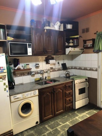 TRIPLEX DE 5 AMBIENTES,CON DOS COCHERAS, PERMUTA, AVELLANEDA.