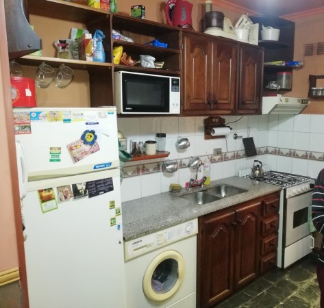 TRIPLEX DE 5 AMBIENTES,CON DOS COCHERAS, PERMUTA, AVELLANEDA.