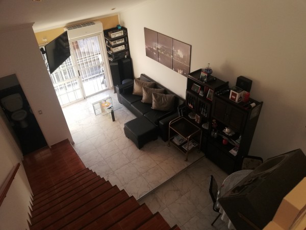 EXCELENTE DEPARTAMENTO 2 AMBIENTES TIPO LOFT AL FRENTE CON BALCON. LANUS OESTE.