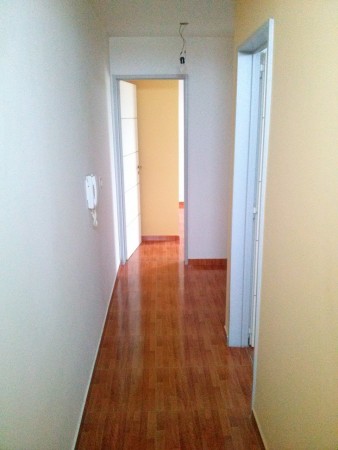 DEPARTAMENTO 3 AMBIENTES AL FRENTE CON BALCON, TIPO DUPLEX. EXCELENTE ESTADO.