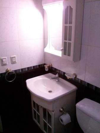 DEPARTAMENTO 3 AMBIENTES AL FRENTE CON BALCON, TIPO DUPLEX. EXCELENTE ESTADO.