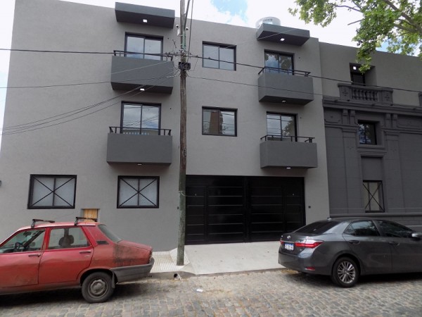 DEPARTAMENTO MONOAMBIENTE AL FRENTE CON BALCON. PISO 2, DTO G, TEMPERLEY.