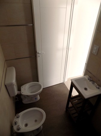 DEPARTAMENTO MONOAMBIENTE AL FRENTE CON BALCON. PISO 2, DTO G, TEMPERLEY.