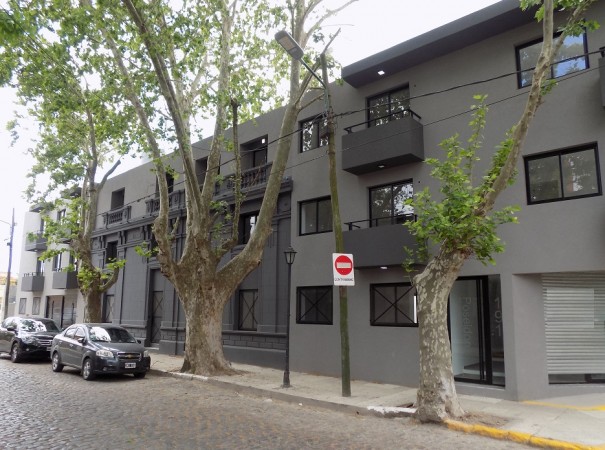 DEPARTAMENTO MONOAMBIENTE EN 2° PISO DTO E, AL FRENTE CON BALCON, TEMPERLEY.