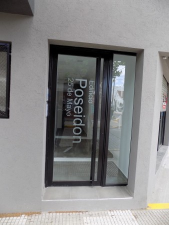 DEPARTAMENTO MONOAMBIENTE EN 2° PISO DTO E, AL FRENTE CON BALCON, TEMPERLEY.