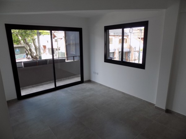 DEPARTAMENTO 2 AMBIENTES EN PISO 1, DTO B CON BALCON AL FRENTE, TEMPERLEY.